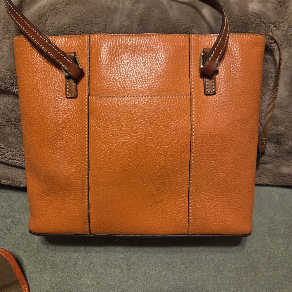 Dooney & Bourke Vibrant Orange Tote 50.00 - Picture 11 of 15